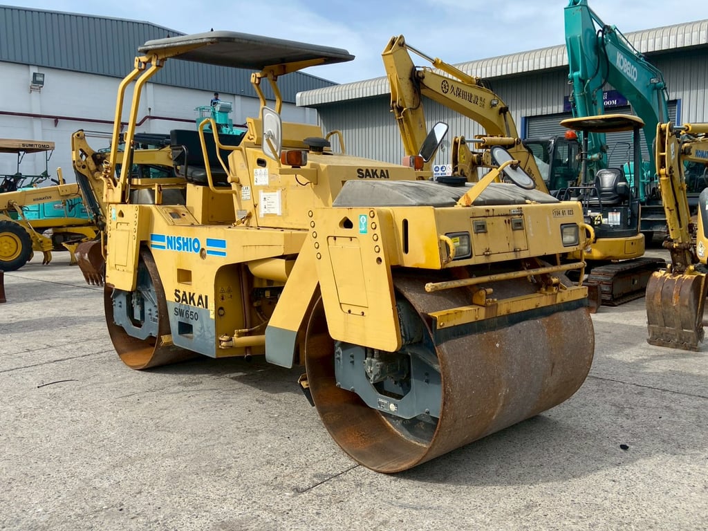 รถบดสั่นสะเทือน 7 ตัน Sakai SW650 จากญี่ปุ่น โทร.080-6565422 (หนิง)