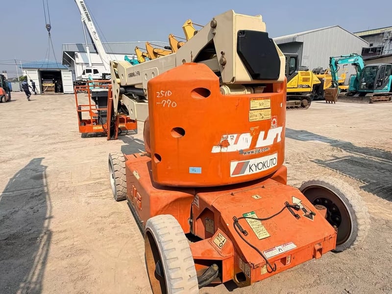 บูมลิฟต์ สูง 12 เมตร JLG E400AJP รถกระเช้าญี่ปุ่น โทร. 080-6565422 (หนิง) บูมลิฟต์ สูง 12 เมตร JLG E400AJP รถกระเช้าญี่ปุ่น โทร. 080-6565422 (หนิง)