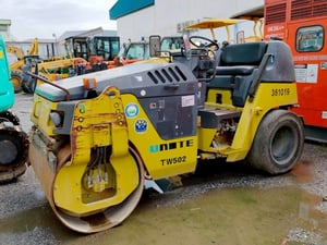 รถบดสั่นสะเทือน Sakai TW502-1 ปี2011 โทร. 080-6565422 (หนิง)