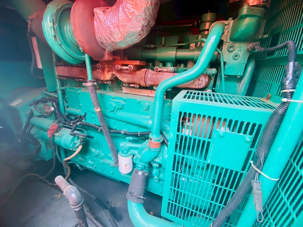 เครื่องปั่นไฟ 576KVA CUMMIN C575D5B โทร.080-6565422 (หนิง) เครื่องปั่นไฟ 576KVA CUMMIN C575D5B โทร.080-6565422 (หนิง)