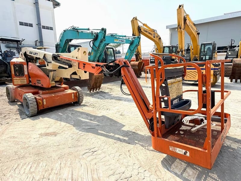 บูมลิฟต์ สูง 12 เมตร JLG E400AJP รถกระเช้าญี่ปุ่น โทร. 080-6565422 (หนิง)
