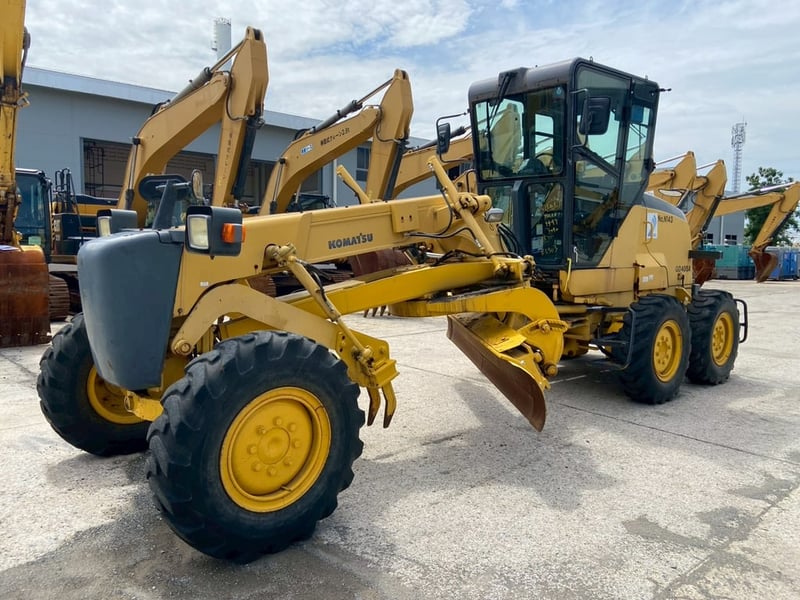 Komatsu GD405A-3 ปี2003 รถเกรด พร้อมสแคริฟาย โทร.080-6565422 หนิง