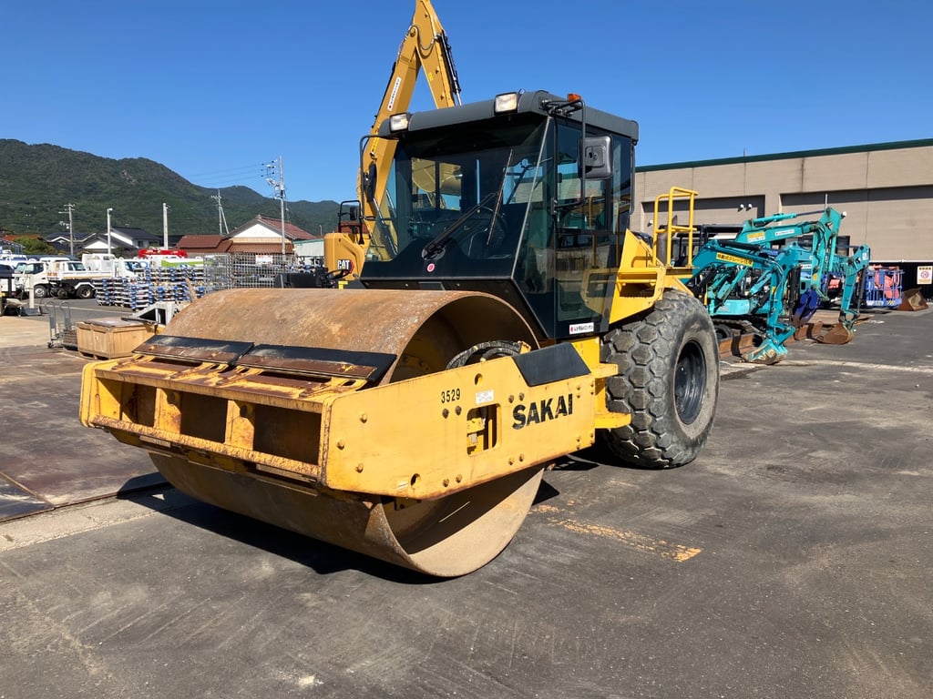 รถบดสั่นสะเทือน Sakai SV513D ปี2016 โทร.080-6565422 (หนิง)