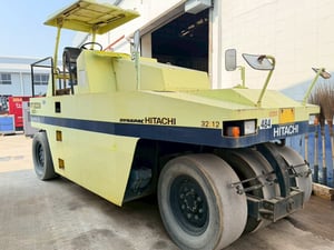 รถบดล้อยาง 7 ล้อ Hitachi RT200WT 1,123ชั่วโมง โทร.080-6565422 (หนิง) 