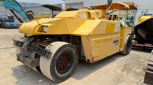 รถบด 7ล้อยาง Sakai TZ701 2,956ชั่วโมง โทร. 080-6565422 (หนิง)