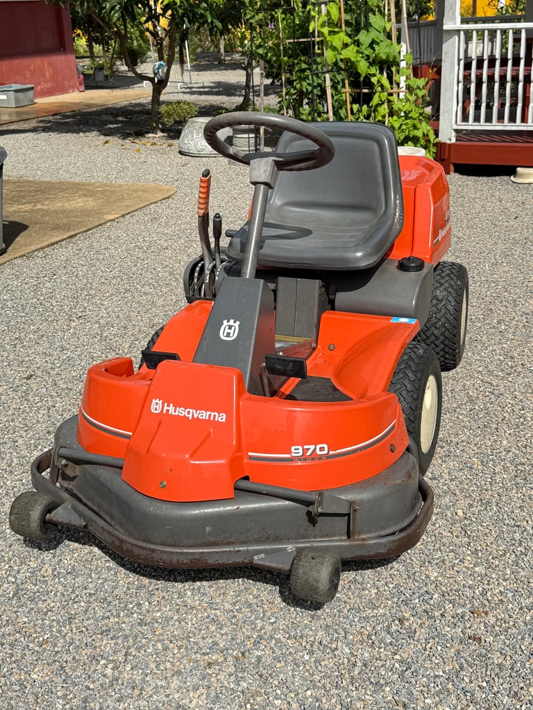 ขายรถตัดหญ้านั่งขับ Husqvarna Rider 970