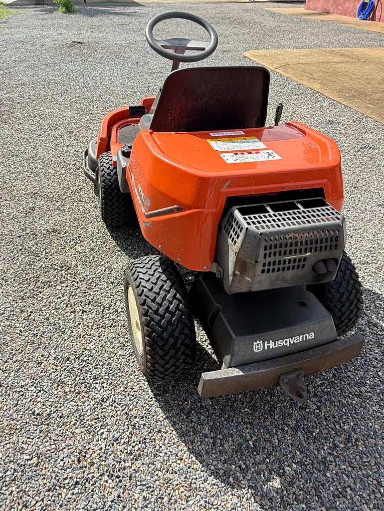 ขายรถตัดหญ้านั่งขับ Husqvarna Rider 970