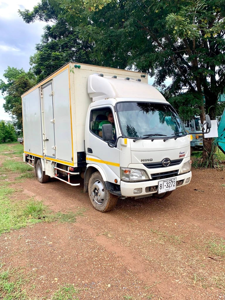 HINO 150 150แรงม้า รถบรรทุก 6ล้อ ตู้แห้ง ปี2012