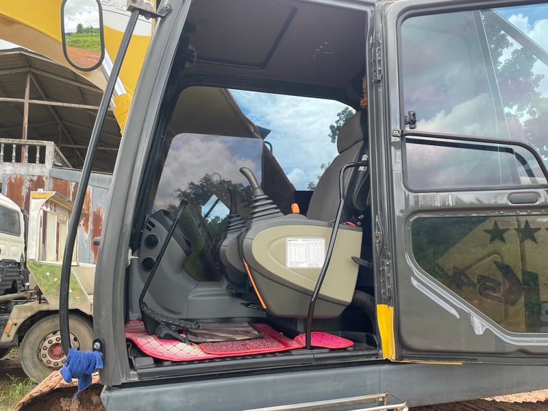 SUMITOMO 210 F6 รถบ้านครับ SUMITOMO 210 F6 รถบ้านครับ