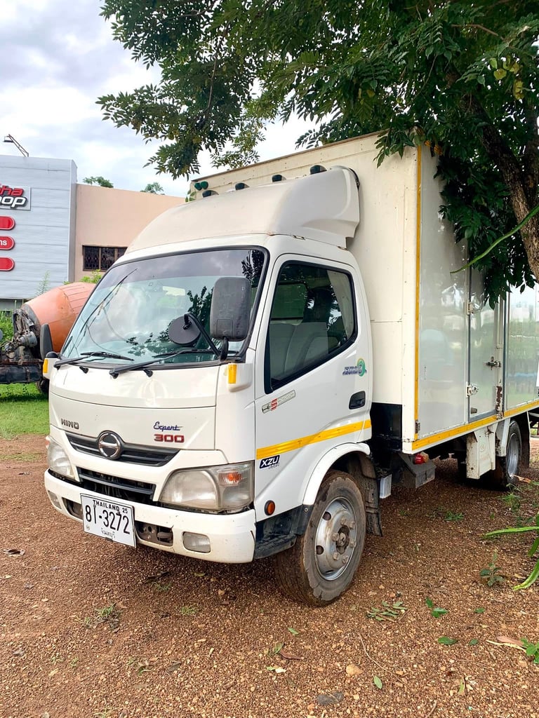 HINO 150 150แรงม้า รถบรรทุก 6ล้อ ตู้แห้ง ปี2012