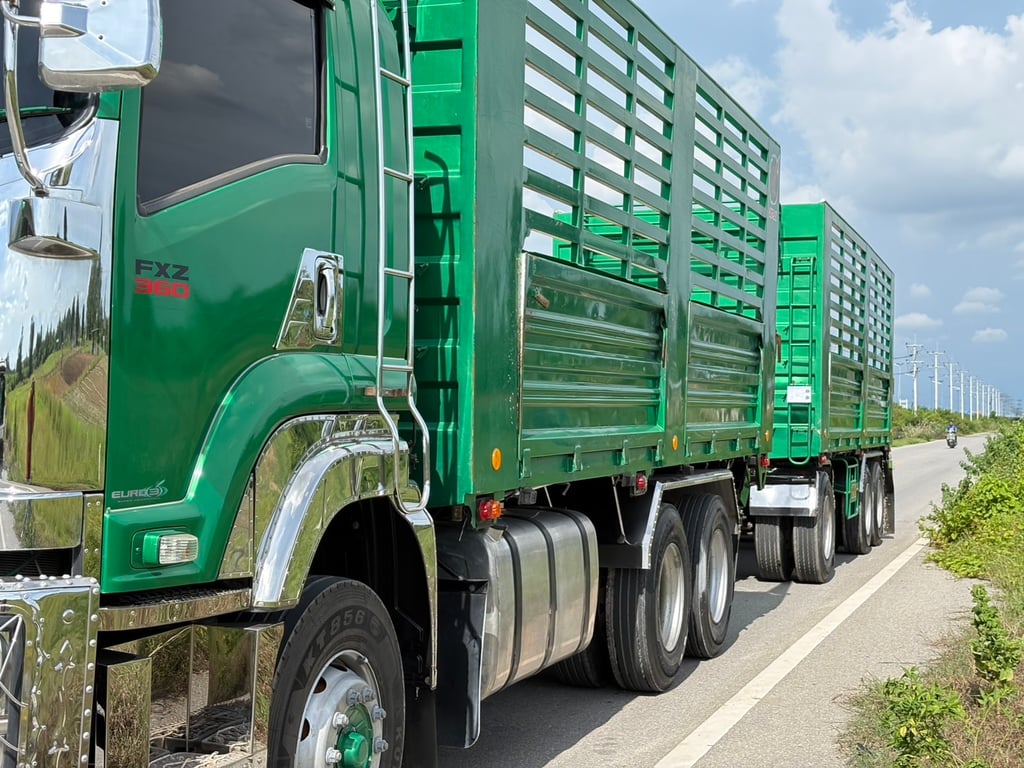 ISUZU FXZ 360 ปี65 ปลายปี  mt ไฟหน้าตัวใหม่ ไมล์ 295,000 กม. #10ล้อพ่วงไม่ดั้ม #LEK 996,997