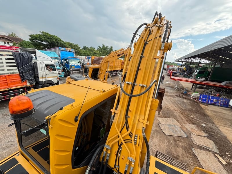 แม็คโคร SDLG e6205f ขนาด21ตัน  ไมล์ 1,992pm.ปี 68 #LEK1032