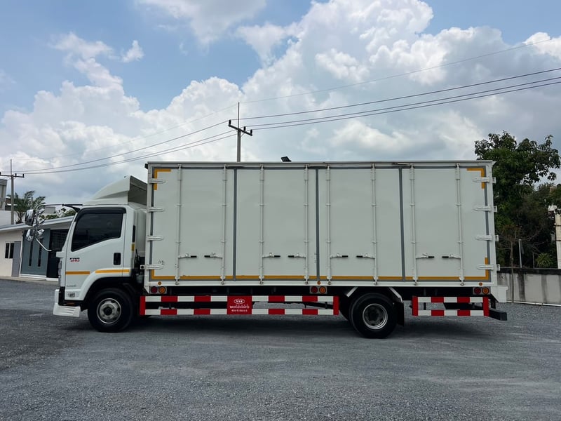  ISUZU FRR 210 HP ปี 2567 ไมล์ 15,570 กม. #6ล้อ ตู้10 บาน #LEK N43