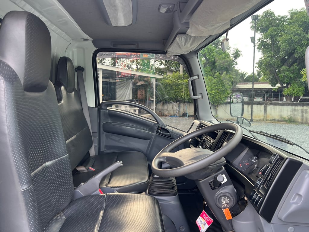 ISUZU NMR 130HP ปี65 ชุดจด ไมล์น้อย 22,037KM. #6ล้อเล็ก 3 คิว #LEK990 ISUZU NMR 130HP ปี65 ชุดจด ไมล์น้อย 22,037KM. #6ล้อเล็ก 3 คิว #LEK990