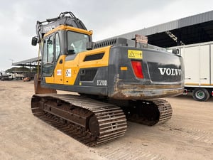 แม็คโคร Volvo 210D ปี16 P.M.11,596 ชม.