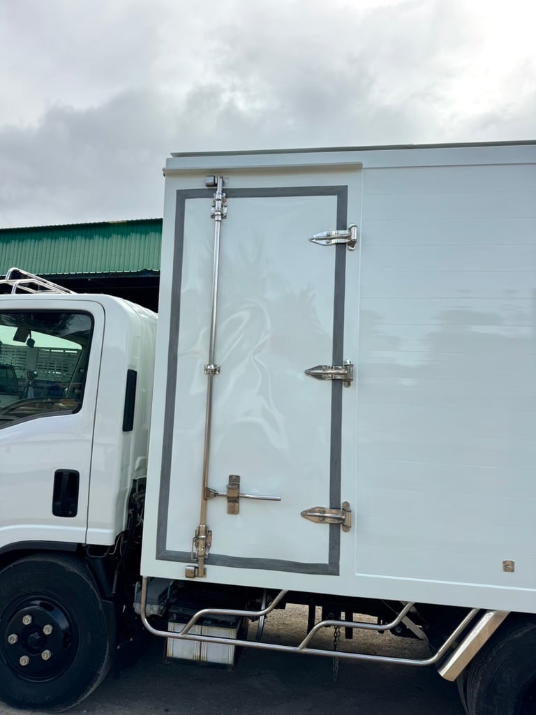 ISUZU NMR130 ปี62 ไมล์น้อย 144,000  #6ล้อห้องเย็น #LEK864 