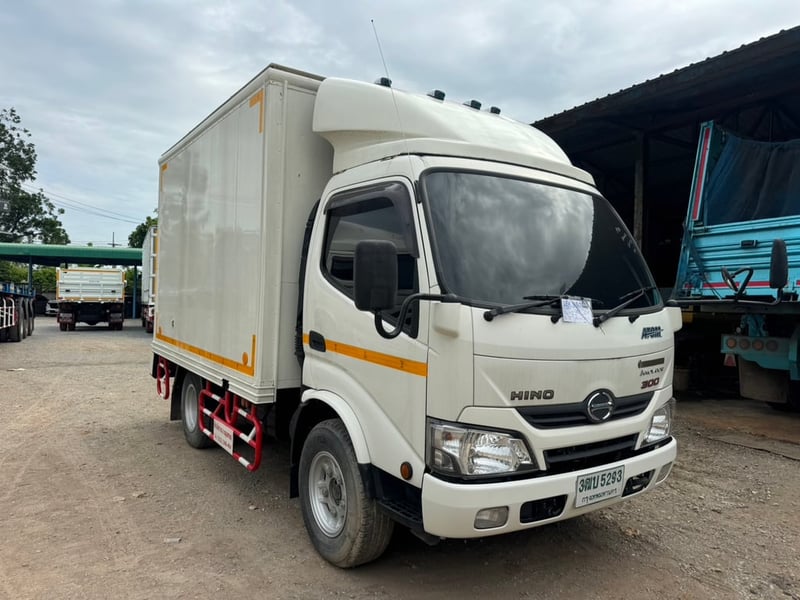 HINO XZU 136 HP ปี65 ไมล์ 1,000 km. #4ล้อป้ายเขียวตู้แห้ง3บาน #LEK 953