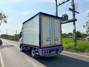  ISUZU NLR 130 HP  ปี 2566 ไมล์ 33,000 km #ตู้แห้ง 2 บาน BBC #N.28