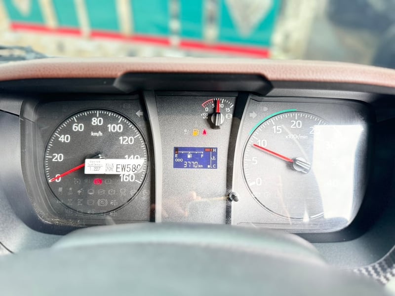 HINO FC9J 210 HP ปี66 (พฤศจิกายน) ไมล์ 3,770 KM. #กระบะดั้ม SST 4 เมตร #LEK 983 