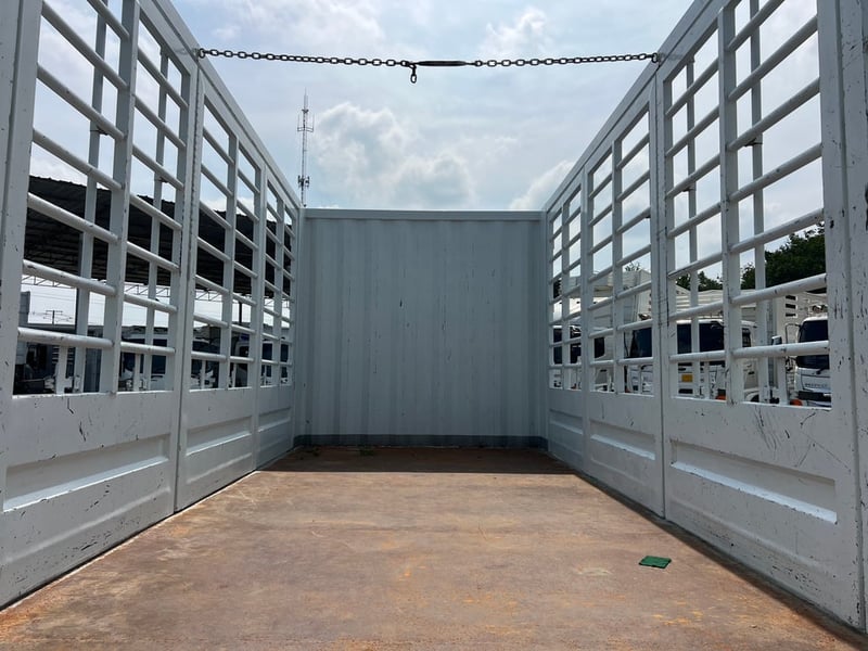 ISUZU FRR 210 HP ปี66 ไมล์ 27,000 KM. #6ล้อคอกเหล็กแผงสูง เปิดได้รอบด้าน #LEK 1072 