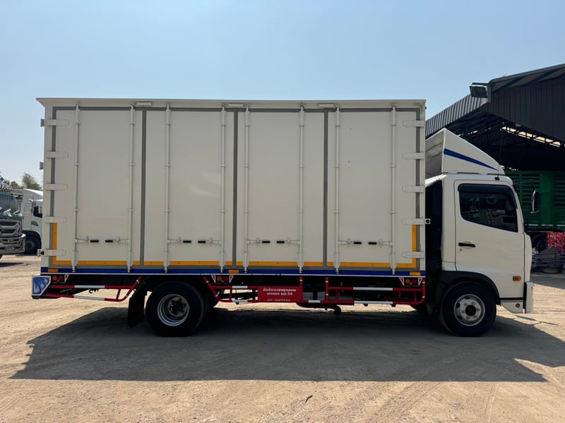 HINO FC9J 175 HP ปี 66 ไมล์ 46,818 KM. #ตู้ 10 บาน #LEK1175 HINO FC9J 175 HP ปี 66 ไมล์ 46,818 KM. #ตู้ 10 บาน #LEK1175
