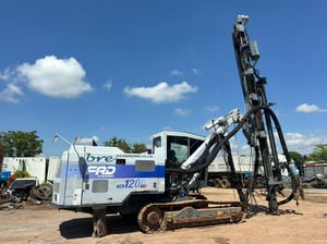 รถเจาะ furukawa 1200ed II เครื่อง cumminP.m. 2,009 ชม. รถเจาะ furukawa 1200ed II เครื่อง cumminP.m. 2,009 ชม.