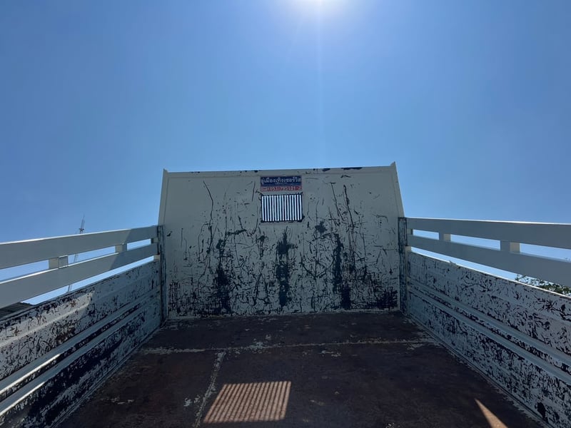 ISUZU FRR 210 HP ปี 67 ไมล์ 21,000 กม. #6ล้อดั้มเครน #LEK1136 ISUZU FRR 210 HP ปี 67 ไมล์ 21,000 กม. #6ล้อดั้มเครน #LEK1136