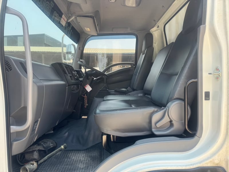  ISUZU FRR 210 HP ปี 2567 ไมล์ 15,570 กม. #6ล้อ ตู้10 บาน #LEK N43