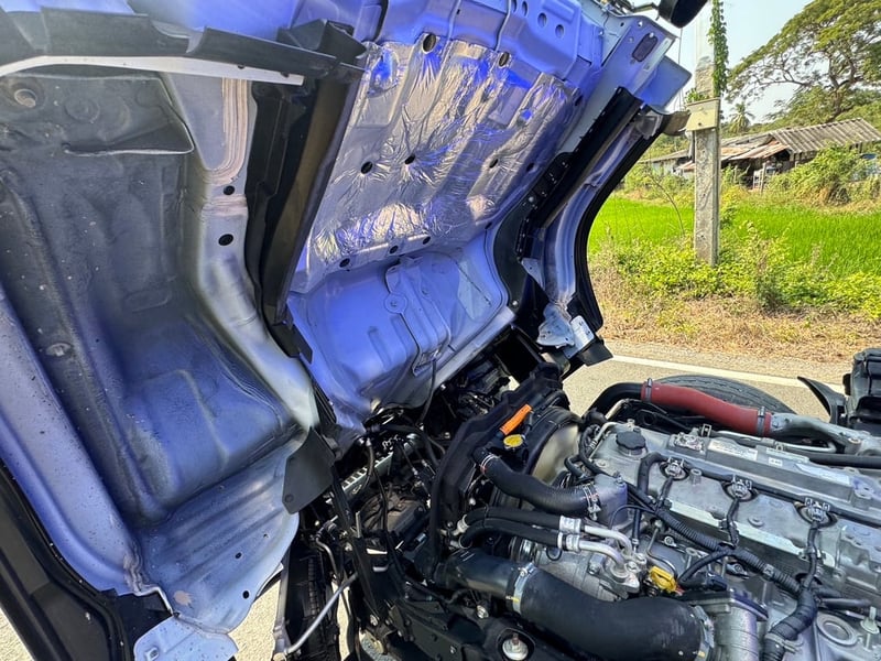  ISUZU NLR 130 HP  ปี 2566 ไมล์ 33,000 km #ตู้แห้ง 2 บาน BBC #N.28