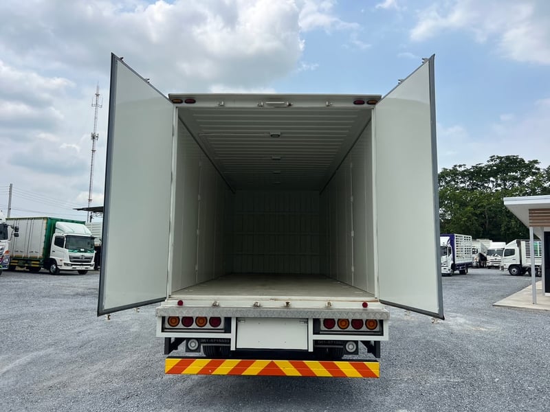  ISUZU FRR 210 HP ปี 2567 ไมล์ 15,570 กม. #6ล้อ ตู้10 บาน #LEK N43