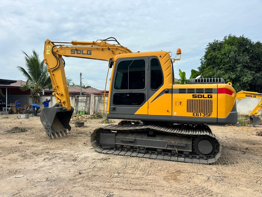 SDLG E6135F ขนาด 12.5 ตัน ชั่วโมงน้อย 1,712 pm. #แม็คโคร #Lek1062 SDLG E6135F ขนาด 12.5 ตัน ชั่วโมงน้อย 1,712 pm. #แม็คโคร #Lek1062