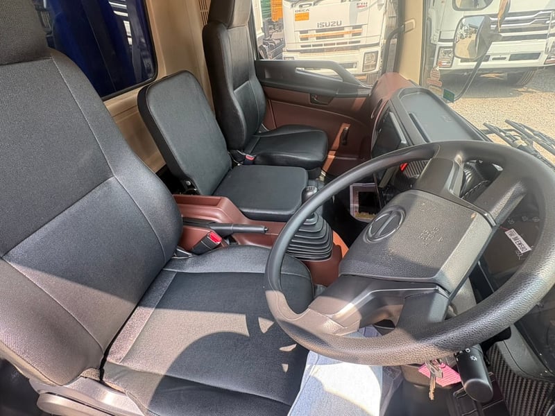 HINO FC9J 175 HP ปี 66 ไมล์ 46,818 KM. #ตู้ 10 บาน #LEK1175 HINO FC9J 175 HP ปี 66 ไมล์ 46,818 KM. #ตู้ 10 บาน #LEK1175