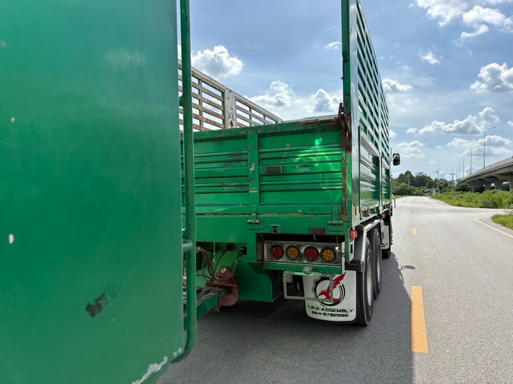 ISUZU FXZ 360 ปี65 ปลายปี  mt ไฟหน้าตัวใหม่ ไมล์ 295,000 กม. #10ล้อพ่วงไม่ดั้ม #LEK 996,997 ISUZU FXZ 360 ปี65 ปลายปี  mt ไฟหน้าตัวใหม่ ไมล์ 295,000 กม. #10ล้อพ่วงไม่ดั้ม #LEK 996,997