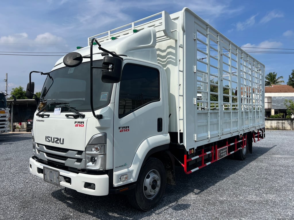 ISUZU FRR 210 HP ปี66 ไมล์ 27,000 KM. #6ล้อคอกเหล็กแผงสูง เปิดได้รอบด้าน #LEK 1072 ISUZU FRR 210 HP ปี66 ไมล์ 27,000 KM. #6ล้อคอกเหล็กแผงสูง เปิดได้รอบด้าน #LEK 1072