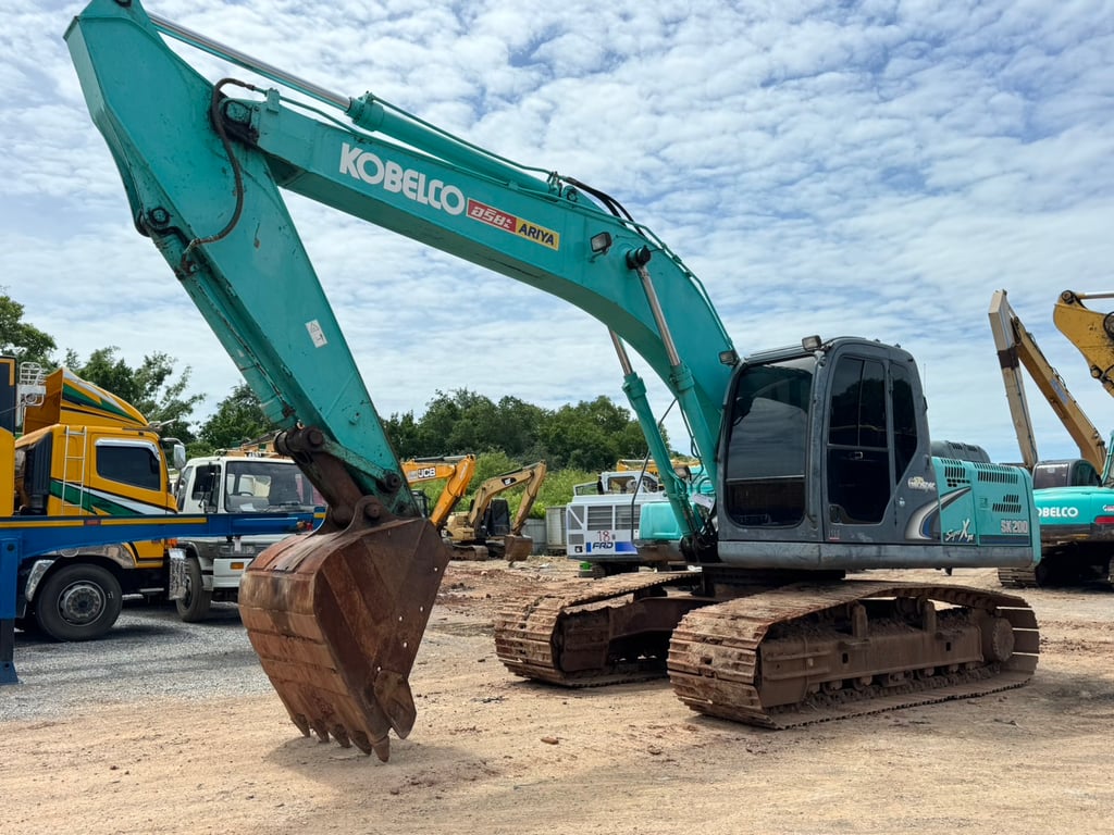 แม็คโคร kobelco sk200-8 super xm  P.M. 17,700 ชม 