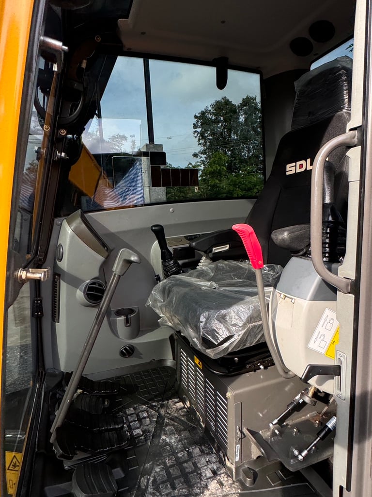 SDLG 635F ปี 66 #แม็คโครเล็ก 3.5 ตัน #LEK1031 SDLG 635F ปี 66 #แม็คโครเล็ก 3.5 ตัน #LEK1031