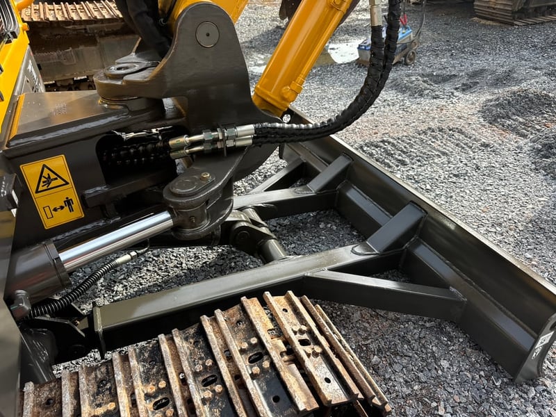 SDLG 635F ปี 66 #แม็คโครเล็ก 3.5 ตัน #LEK1031 SDLG 635F ปี 66 #แม็คโครเล็ก 3.5 ตัน #LEK1031