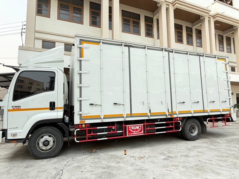ISUZU FRR210 HP ตู้ 10 บานปี 66 ไมล์ 8000 KM.#ตู้10 บาน ตู้ยาว 6.50 ม.