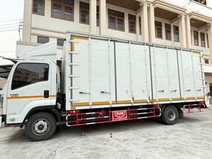 ISUZU FRR210 HP ตู้ 10 บานปี 66 ไมล์ 8000 KM.#ตู้10 บาน ตู้ยาว 6.50 ม.