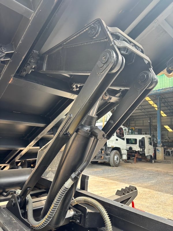 กระบะดั้มทั้งชุด ยี่ห้อ SST #L.45 กระบะดั้มทั้งชุด ยี่ห้อ SST #L.45