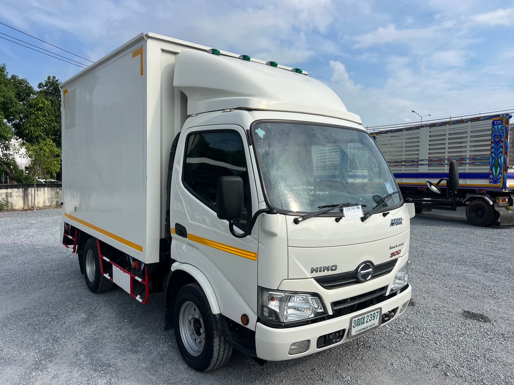 HINO XZU ตู้ทึบ ปี 64 ไมล์เพียง 120,000 กม. #4ล้อตู้ #LEK947 HINO XZU ตู้ทึบ ปี 64 ไมล์เพียง 120,000 กม. #4ล้อตู้ #LEK947