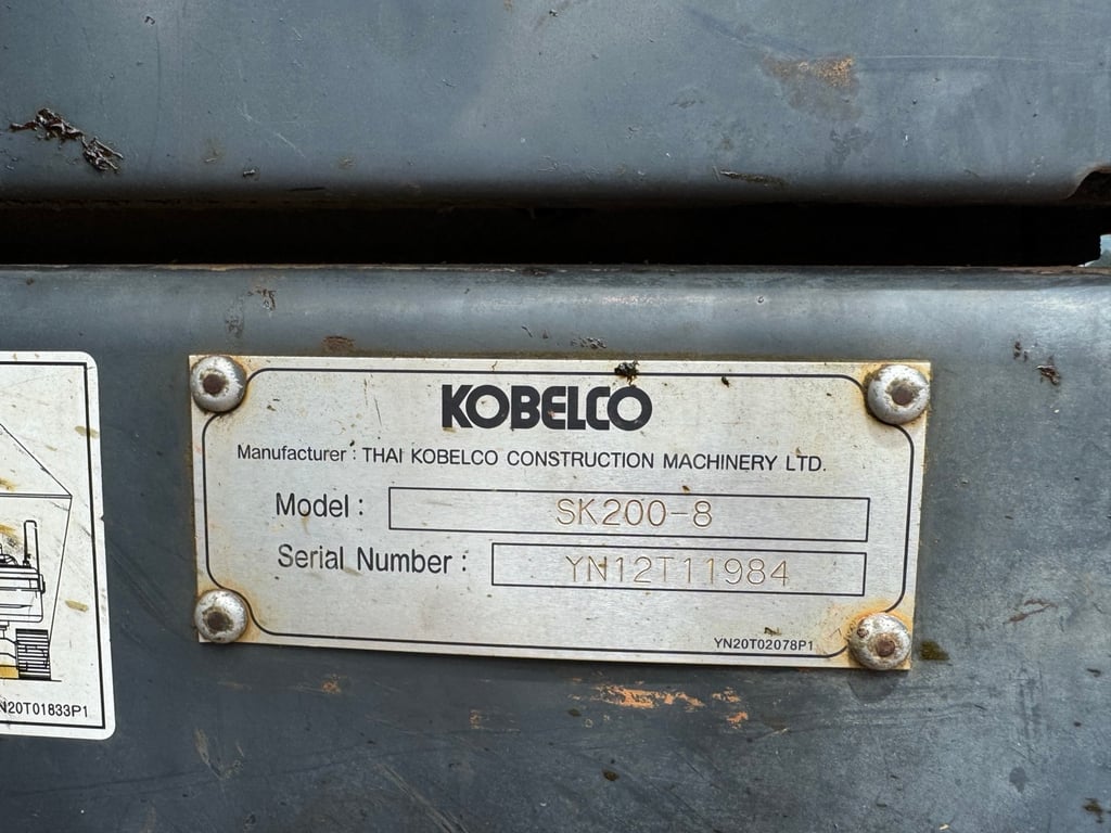 แม็คโคร kobelco sk200-8 super xm  P.M. 17,700 ชม 