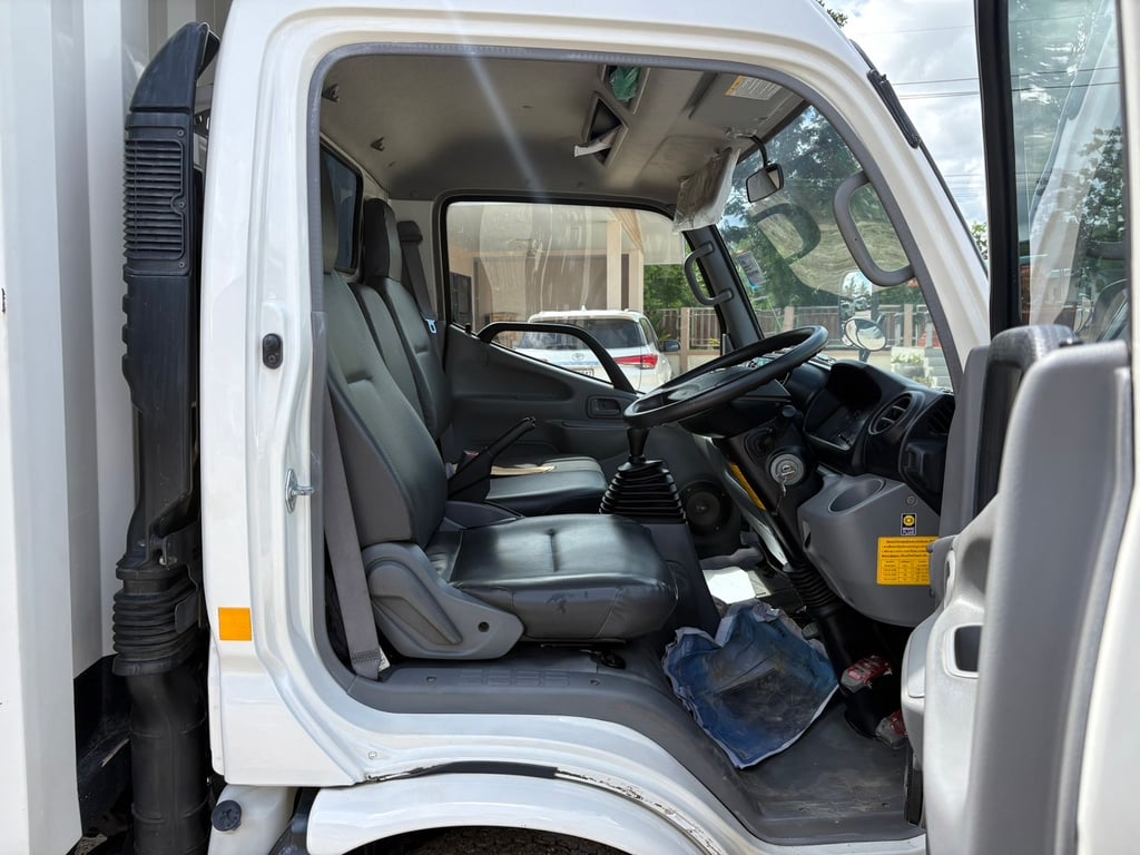 HINO XZU ตู้ทึบ ปี 64 ไมล์เพียง 120,000 กม. #4ล้อตู้ #LEK947 HINO XZU ตู้ทึบ ปี 64 ไมล์เพียง 120,000 กม. #4ล้อตู้ #LEK947