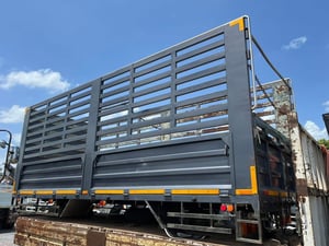 กระบะเหล็กยกลงจาก Isuzu 300 (ไม่ดั้ม) #L21