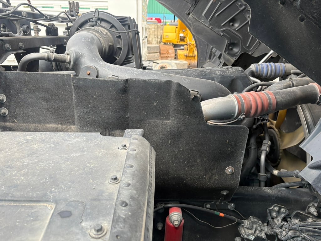 UD เควสเตอร์ 370 ปี59 ไมล์ 638,000km. #หัวลาก UD เควสเตอร์ 370 ปี59 ไมล์ 638,000km. #หัวลาก