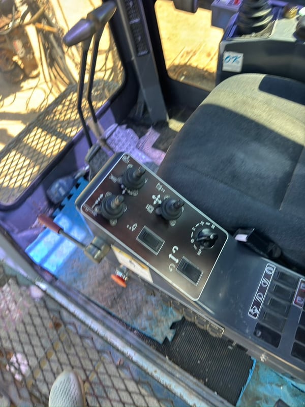 รถเจาะ furukawa 1200ed II เครื่อง cumminP.m. 2,009 ชม. รถเจาะ furukawa 1200ed II เครื่อง cumminP.m. 2,009 ชม.