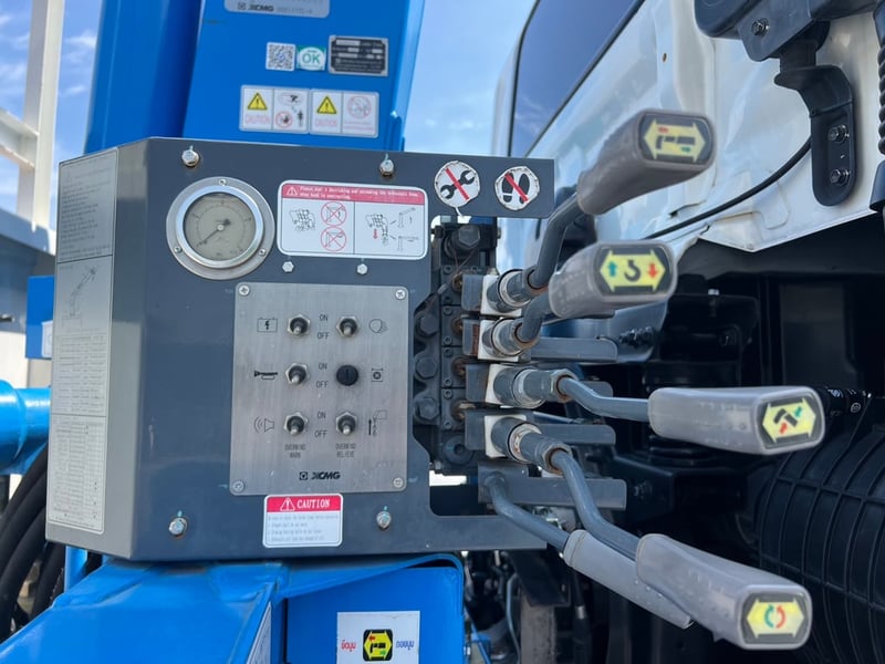 ็HINO FM1A 344 แรงม้า ปี 66 ไมล์แท้แค่ 13,000 KM. #10ล้อเครน XCMG 6.5 ตัน (4 ปลอก 3 ชัก) #LEK1058 