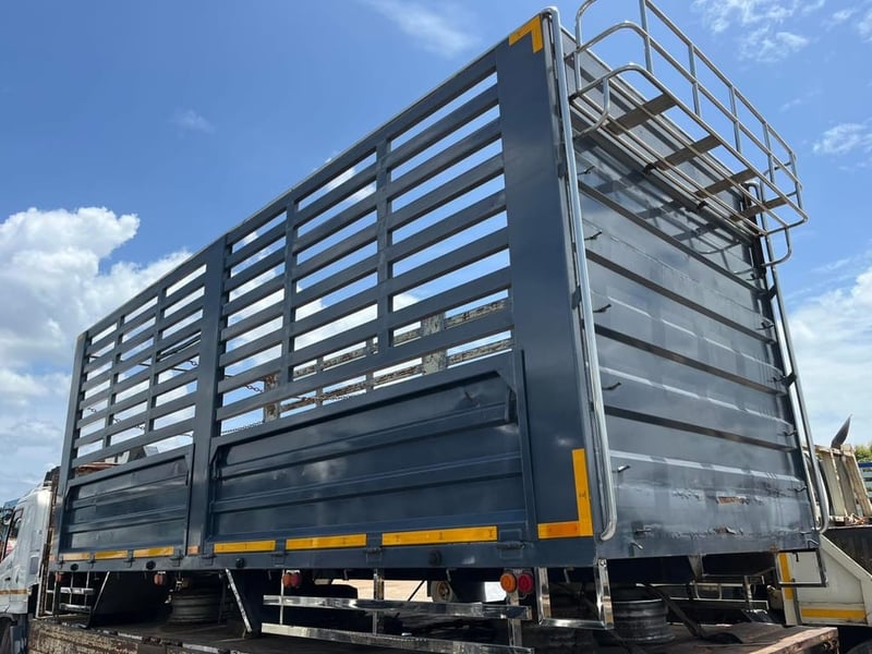 กระบะเหล็กยกลงจาก Isuzu 300 (ไม่ดั้ม) #L21