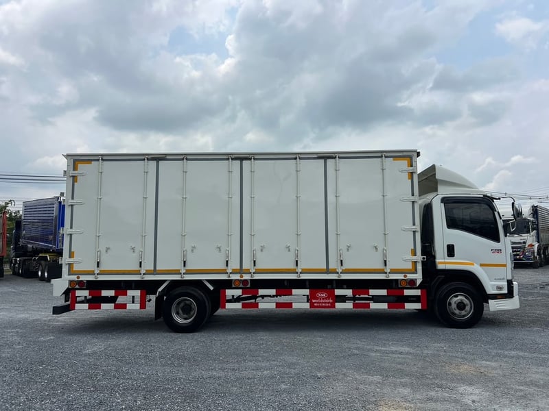  ISUZU FRR 210 HP ปี 2567 ไมล์ 15,570 กม. #6ล้อ ตู้10 บาน #LEK N43