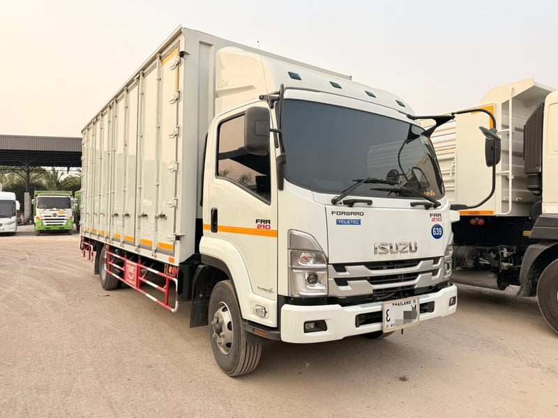 ISUZU FRR210 HP ตู้ 10 บานปี 66 ไมล์ 8000 KM.#ตู้10 บาน ตู้ยาว 6.50 ม.